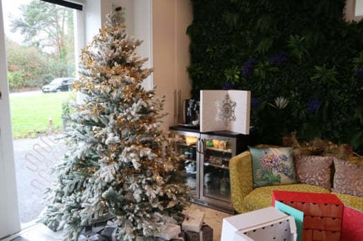 Christmas Tree 617 x 411