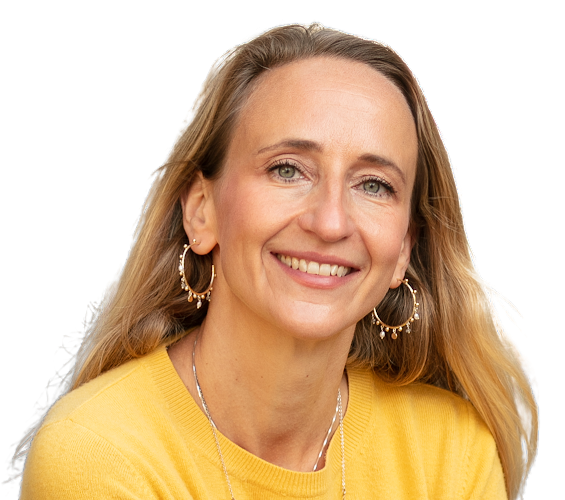 Louise Otton Headshot Flipped